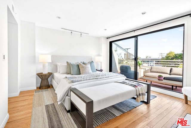 1207 California Avenue, Santa Monica, CA 90403