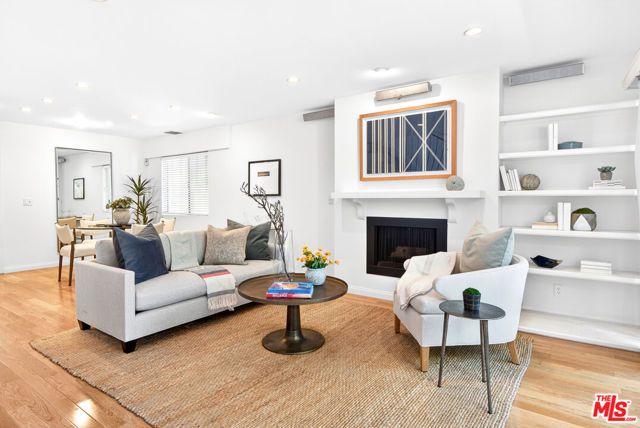 1207 California Avenue, Santa Monica, CA 90403