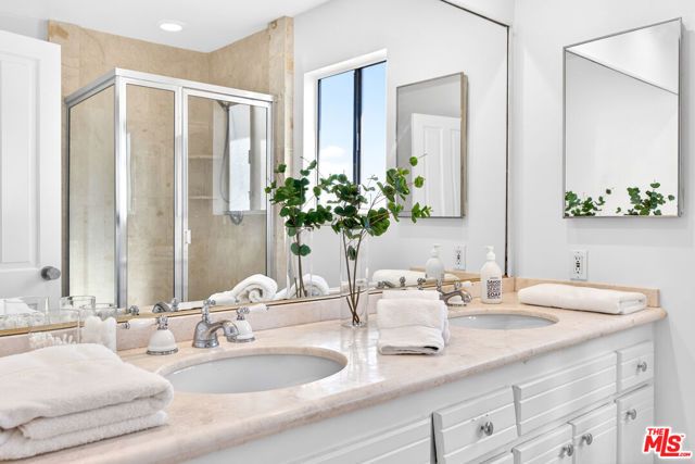 1207 California Avenue, Santa Monica, CA 90403