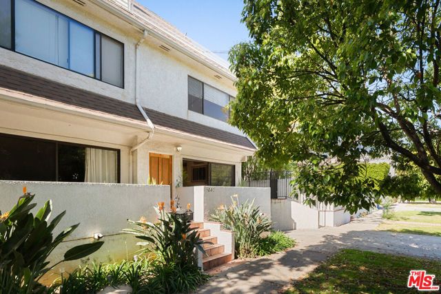 1207 California Avenue, Santa Monica, CA 90403