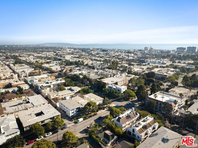 1207 California Avenue, Santa Monica, CA 90403