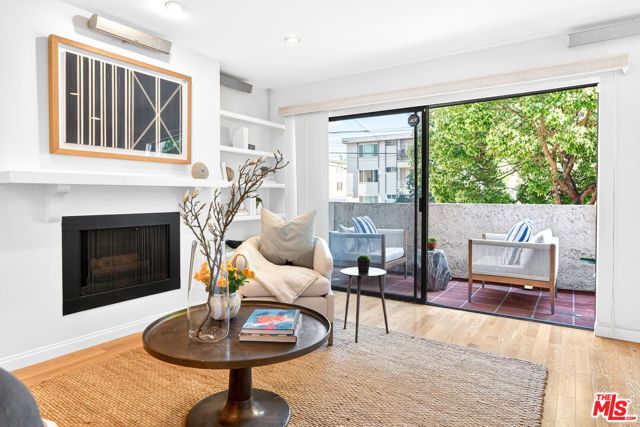 1207 California Avenue, Santa Monica, CA 90403