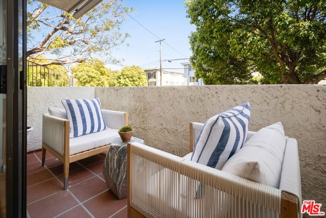 1207 California Avenue, Santa Monica, CA 90403