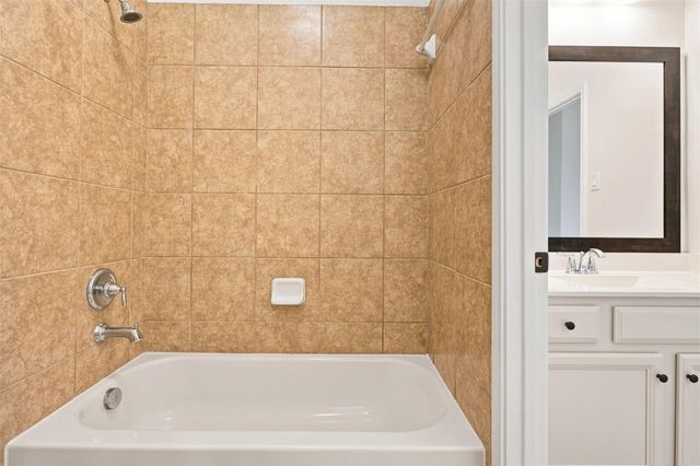 3020 Rocky Canyon Drive, Pearland, TX 77584