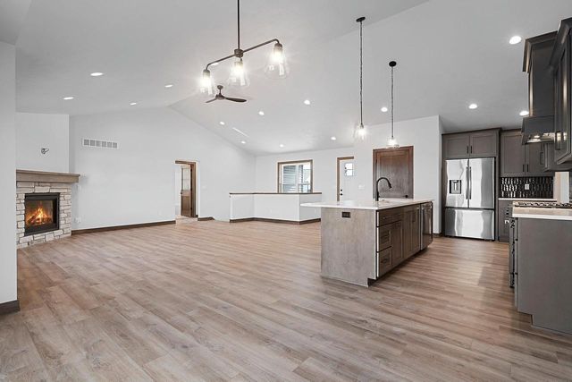 1441 CROSSROADS DRIVE, De Pere, WI 54115