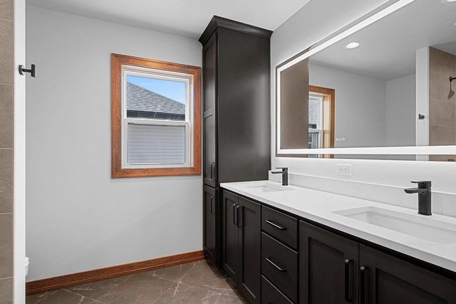 1441 CROSSROADS DRIVE, De Pere, WI 54115