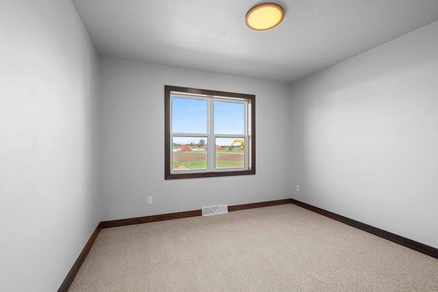 1441 CROSSROADS DRIVE, De Pere, WI 54115