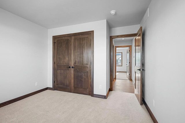 1441 CROSSROADS DRIVE, De Pere, WI 54115