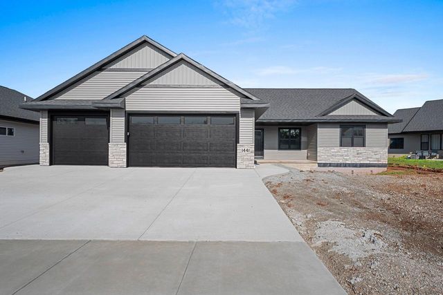1441 CROSSROADS DRIVE, De Pere, WI 54115