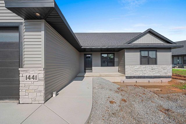 1441 CROSSROADS DRIVE, De Pere, WI 54115