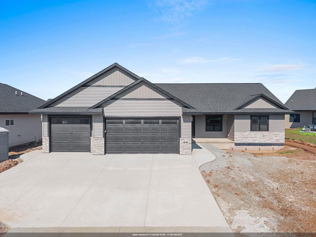 1441 CROSSROADS DRIVE, De Pere, WI 54115