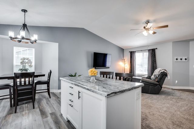 5340 S Stoneborough Ct, Wichita, KS 67217