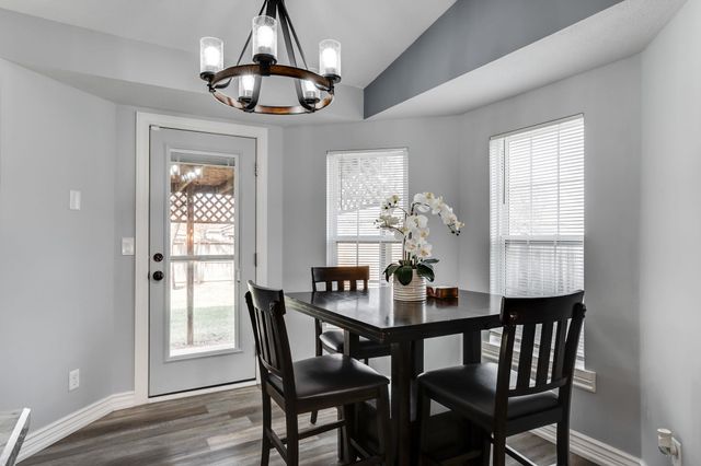 5340 S Stoneborough Ct, Wichita, KS 67217