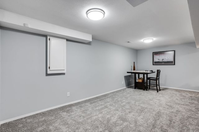 5340 S Stoneborough Ct, Wichita, KS 67217