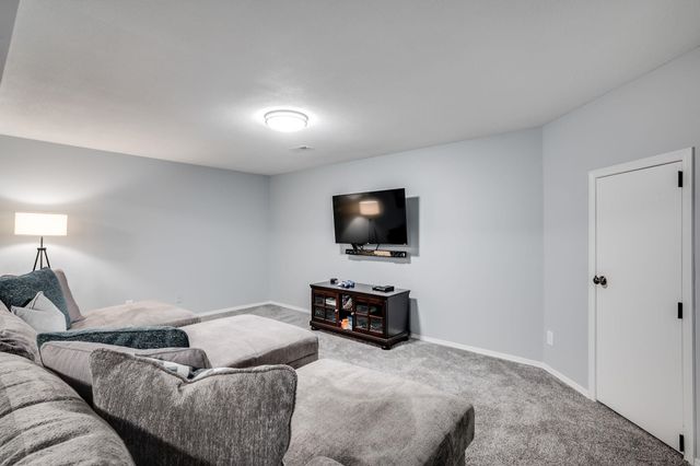 5340 S Stoneborough Ct, Wichita, KS 67217