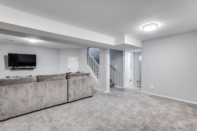 5340 S Stoneborough Ct, Wichita, KS 67217