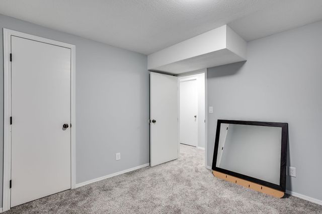 5340 S Stoneborough Ct, Wichita, KS 67217