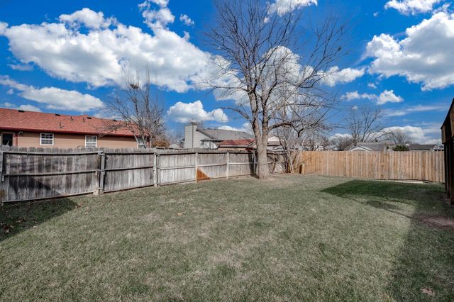 5340 S Stoneborough Ct, Wichita, KS 67217