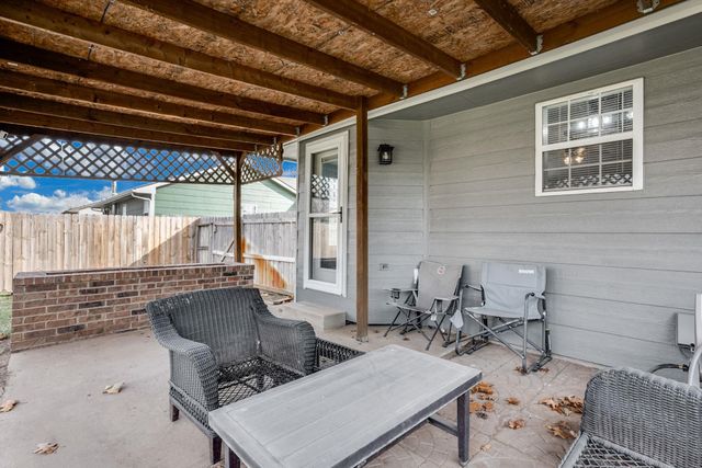 5340 S Stoneborough Ct, Wichita, KS 67217