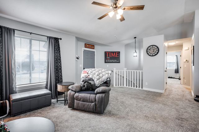 5340 S Stoneborough Ct, Wichita, KS 67217