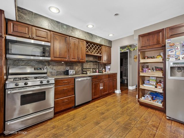 2419 59th Street, Woodridge, IL 60517