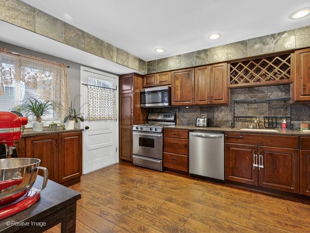 2419 59th Street, Woodridge, IL 60517