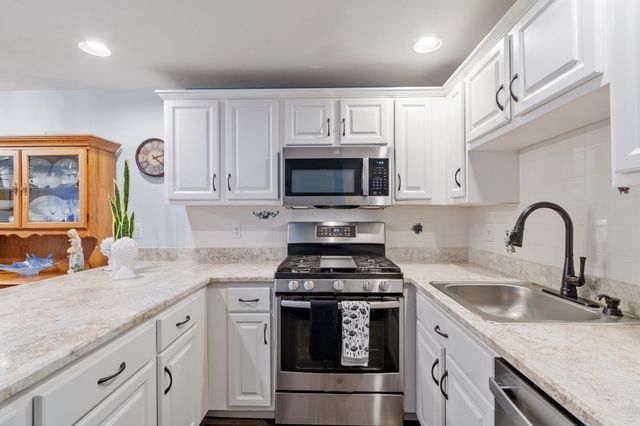 175 Littleton Road B4, Chelmsford, MA 01824