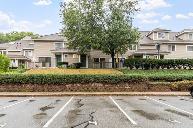 175 Littleton Road B4, Chelmsford, MA 01824