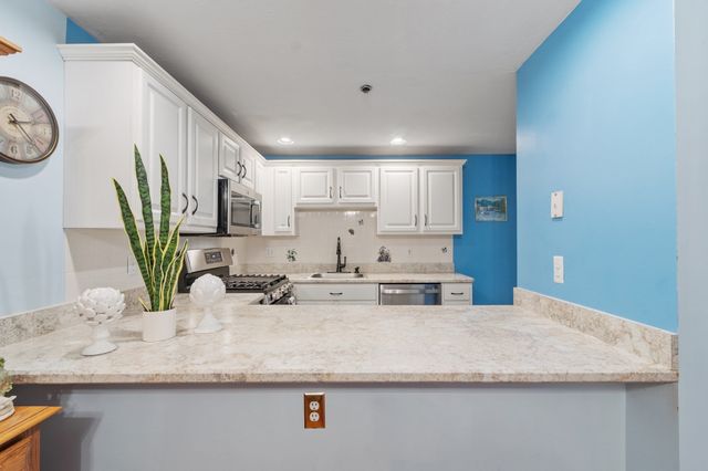 175 Littleton Road B4, Chelmsford, MA 01824