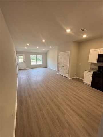 6610 NW Kathleen Street, Bentonville, AR 72713