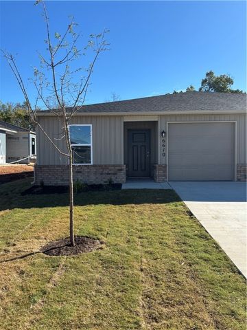 6610 NW Kathleen Street, Bentonville, AR 72713