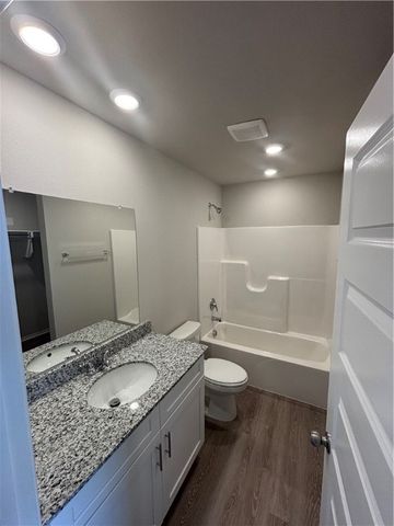 6610 NW Kathleen Street, Bentonville, AR 72713