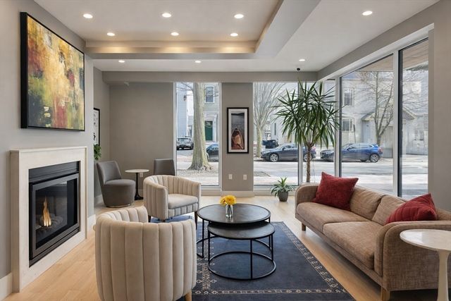 7 Beech St 301, Cambridge, MA 02140