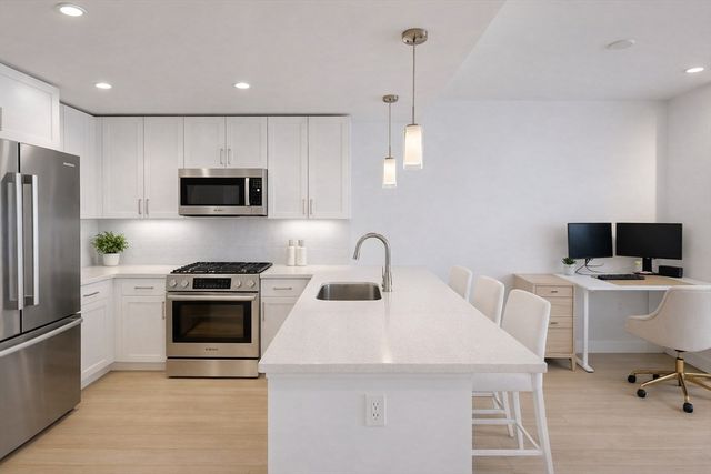 7 Beech St 301, Cambridge, MA 02140