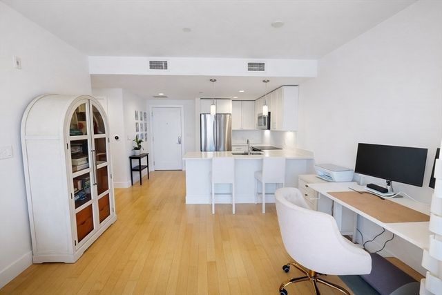 7 Beech St 301, Cambridge, MA 02140