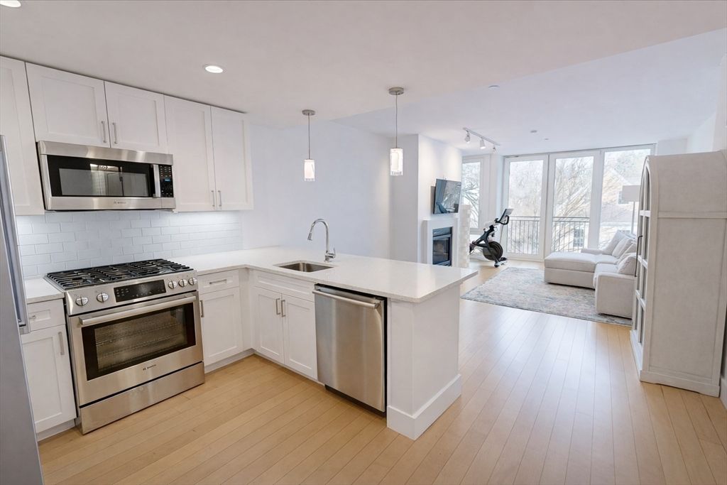 7 Beech St 301, Cambridge, MA 02140