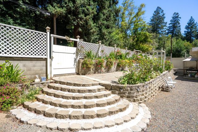 16855 Redwood Lodge Road, Los Gatos, CA 95033
