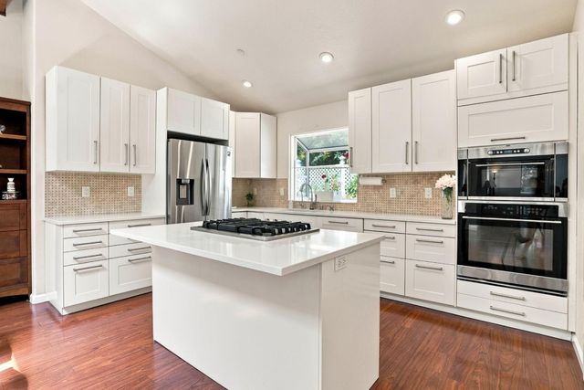16855 Redwood Lodge Road, Los Gatos, CA 95033