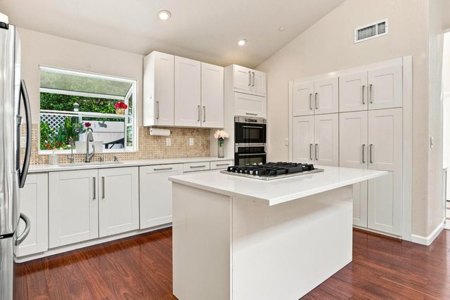 16855 Redwood Lodge Road, Los Gatos, CA 95033