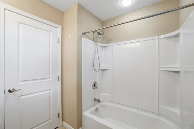 2591 Blueflag Street, Tipp City, OH 45371