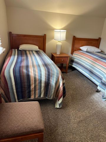 2400 Snowgoose Drive RV12-C, Redmond, OR 97756