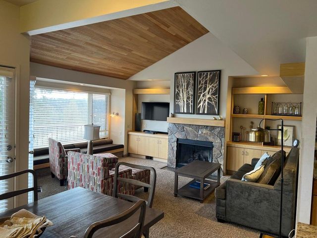 2400 Snowgoose Drive RV12-C, Redmond, OR 97756