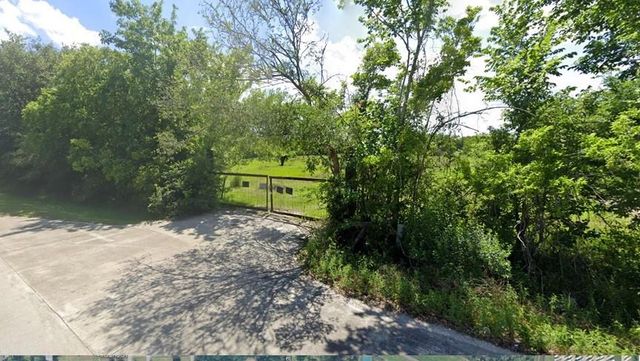 2612 Lake Road, La Marque, TX 77568
