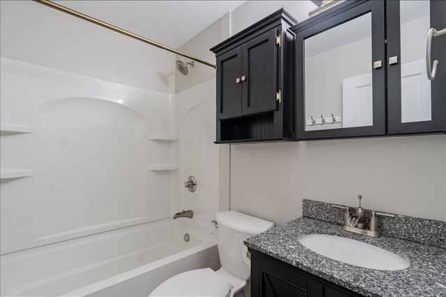 8 Felton Place, Bloomington, IL 61701