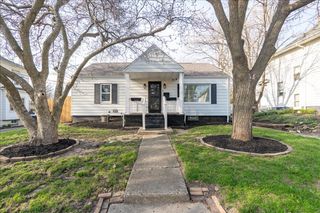 8 Felton Place, Bloomington, IL 61701