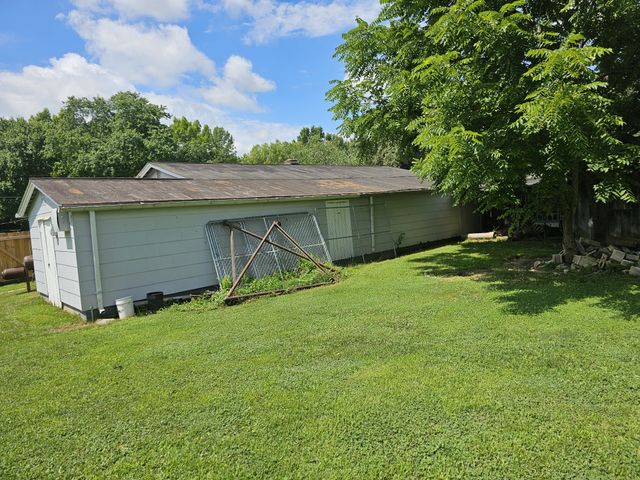 715 Marbury Rd, Tullahoma, TN 37388
