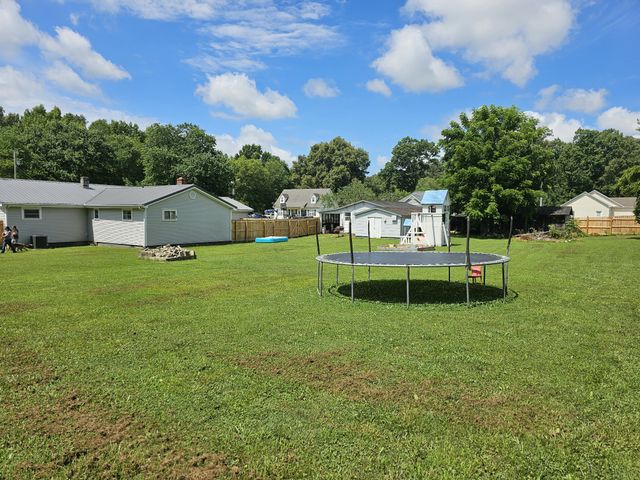 715 Marbury Rd, Tullahoma, TN 37388