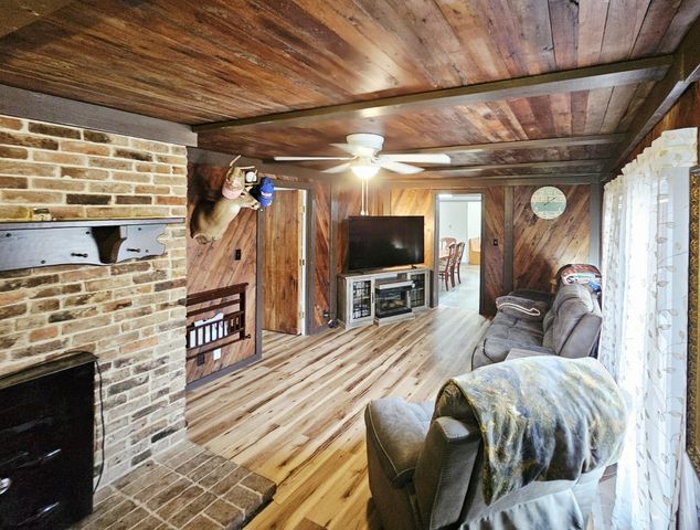 715 Marbury Rd, Tullahoma, TN 37388