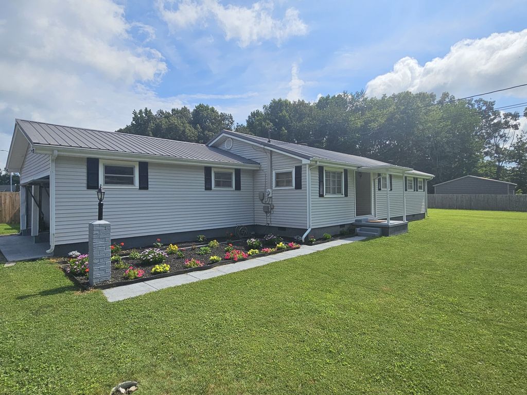 715 Marbury Rd, Tullahoma, TN 37388