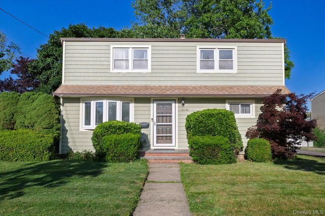 2545 Sycamore Avenue, Wantagh, NY 11793
